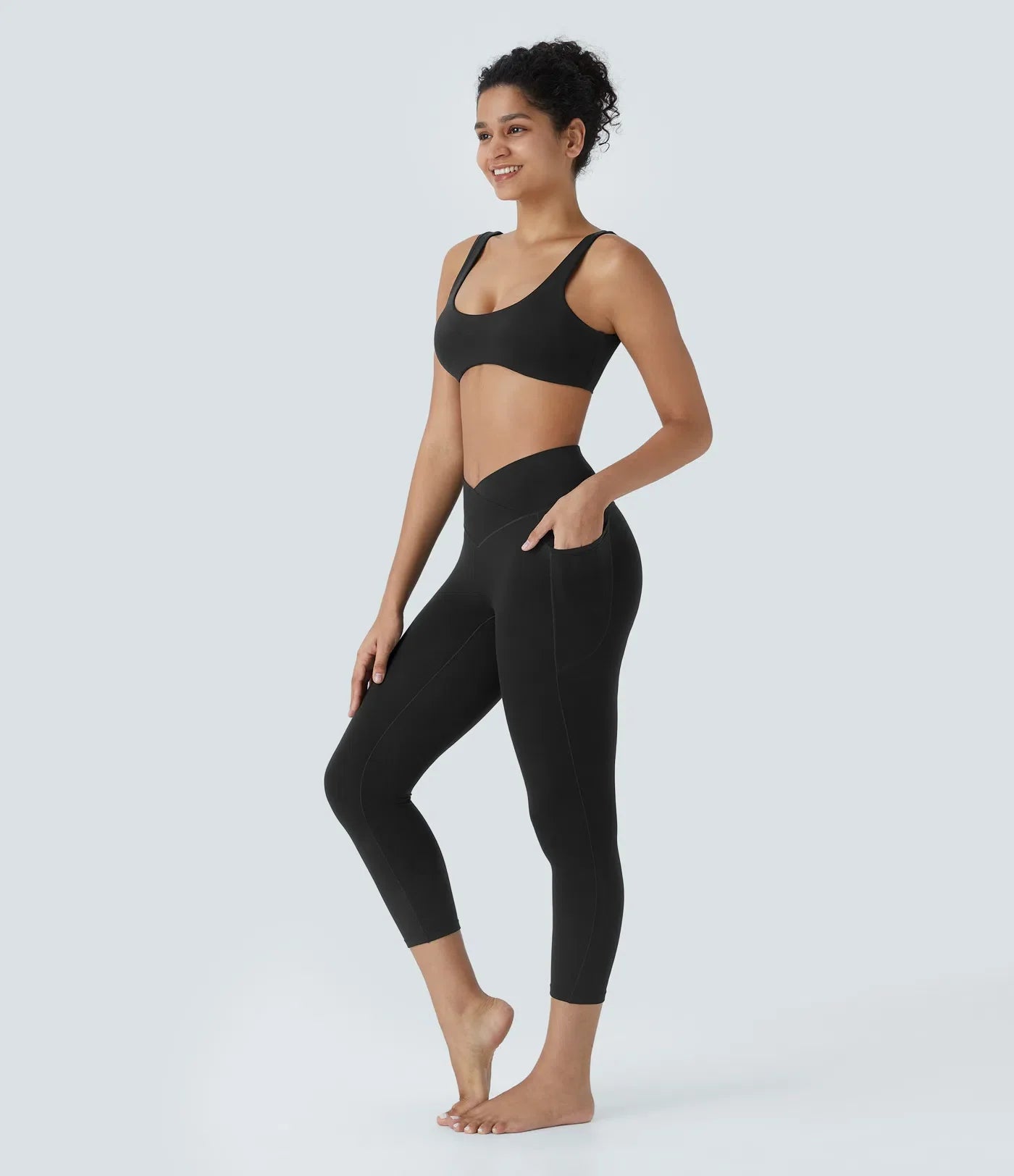 Softlyzero High Waisted Crossover Pocket Capri Yoga Leggings-UPF50+